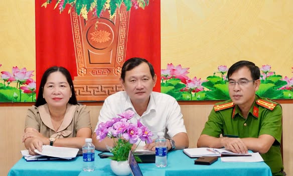 Vĩnh Bình dự họp trực tuyến đánh giá kết quả triển khai Chiến dịch làm sạch dữ liệu, cấp căn cước và tài khoản định danh điện tử