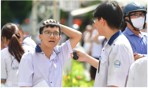 Những điểm gây tranh luận khi Steve Jobs vào đề Văn tốt nghiệp